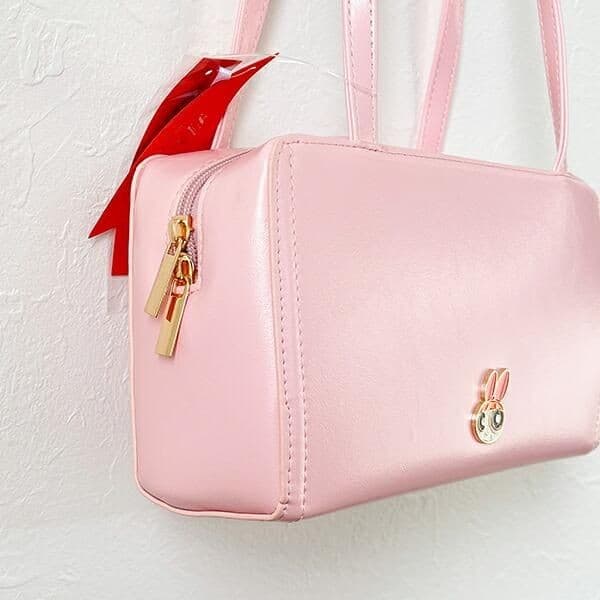 パワーパフガールズのエポショルダーはシンプルなきらきらワンポイント。生地感がシックです。