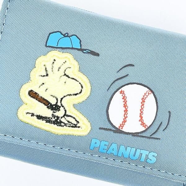 スヌーピーにオラフにジョー・クールも。コンパクトでキュートな三つ折り財布